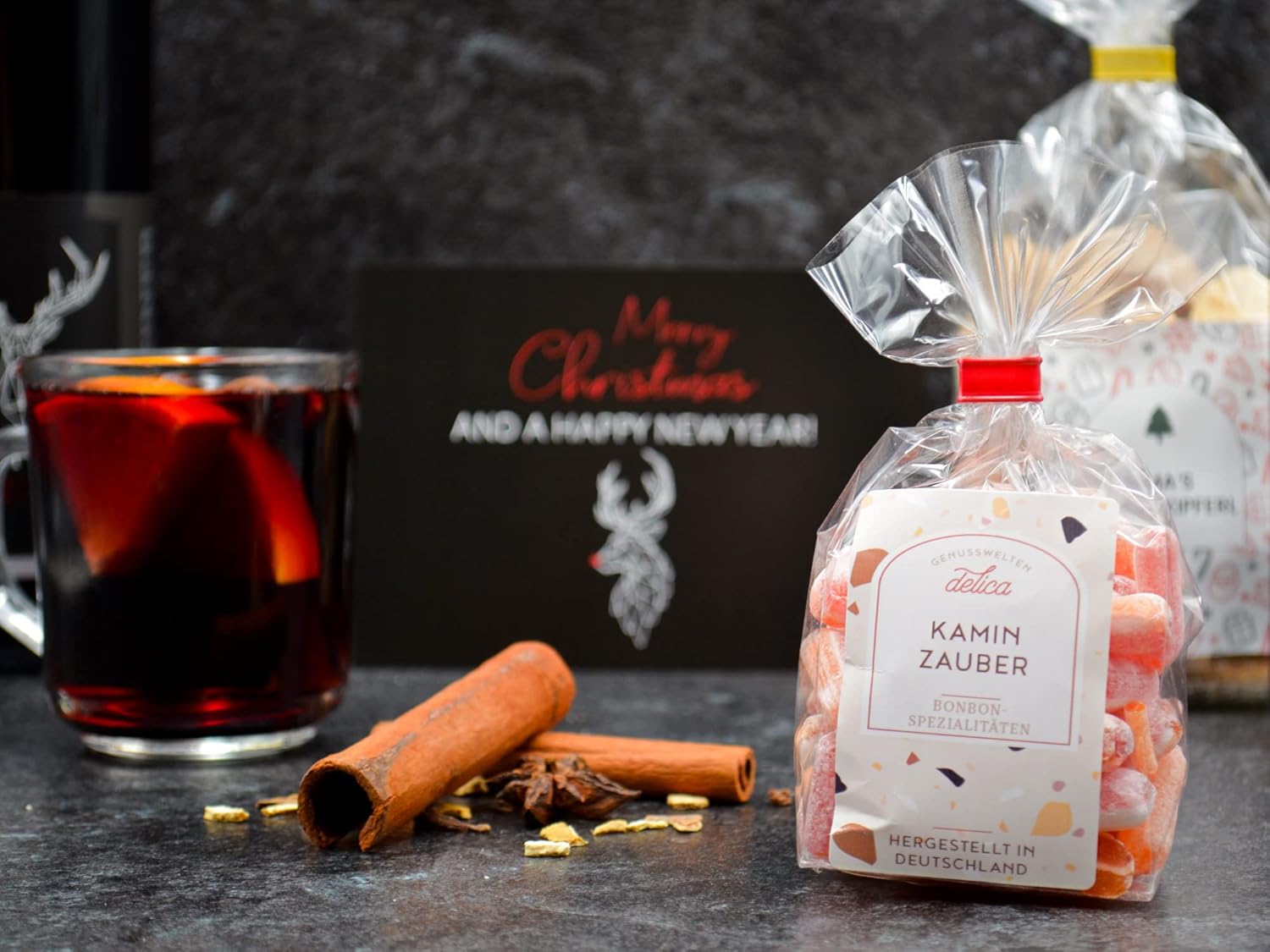 Glühwein Geschenkset „Nürnberg“ | Weihnachten-Geschenkkorb mit Winzer Wein, Schokolade, Vanillekipferl & Süßigkeiten – Bild 4
