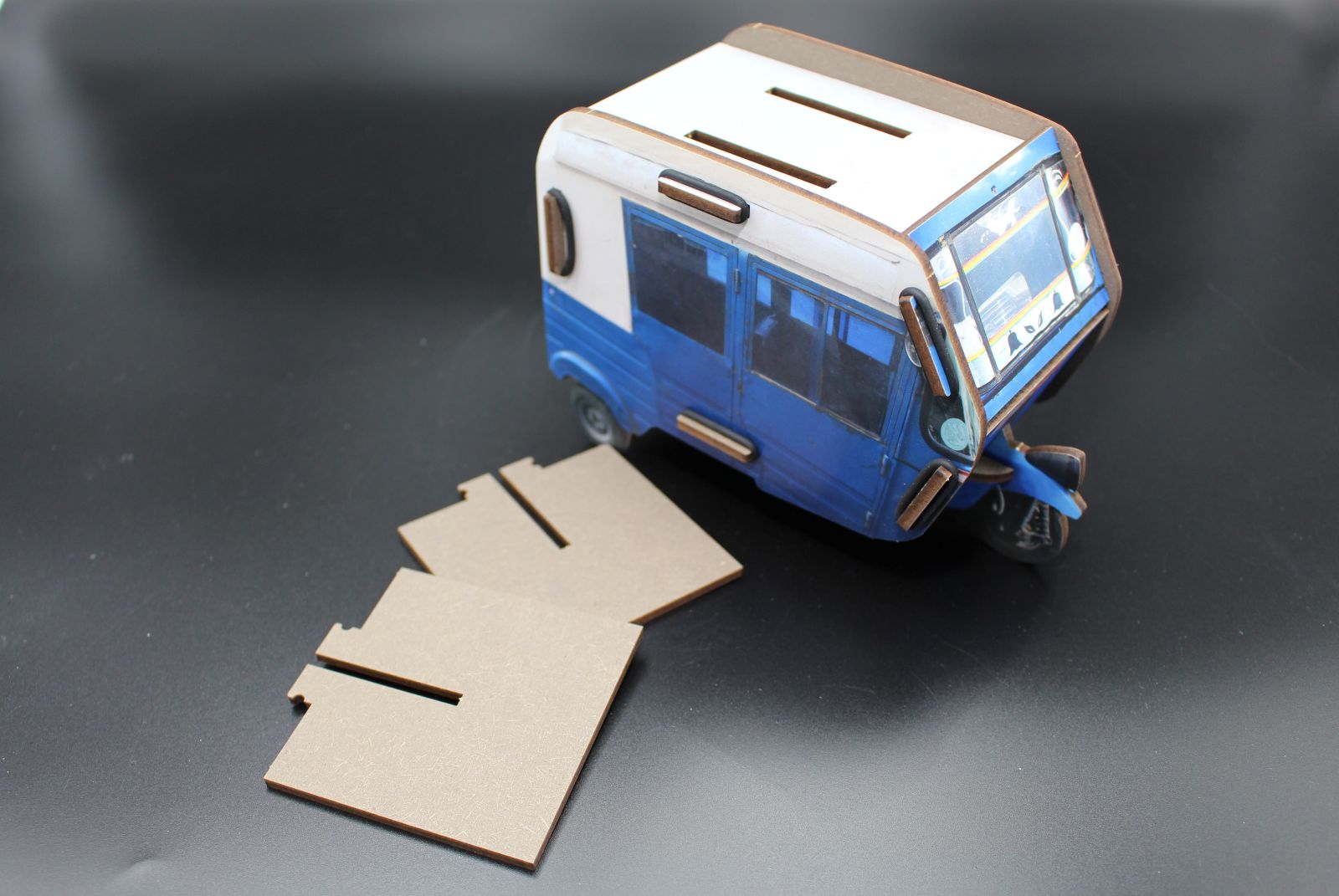 Twinbox „Bajaj“ – Spardose und Stiftehalter in Einem! – Bild 6